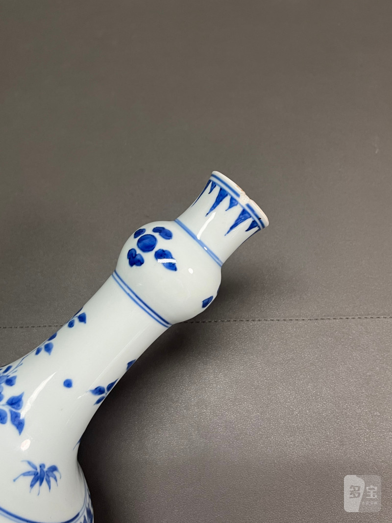 明崇祯 青花花鸟图瓶 - 图12